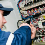 Emergencias eléctricas: qué hacer y cuándo llamar a un electricista de urgencia